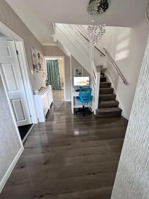 Cheerful 3 Bedroom Townhouse With Free Parking. ビラリキー エクステリア 写真
