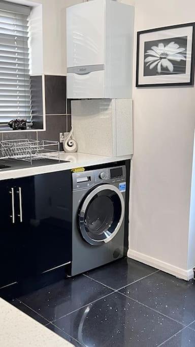 Cheerful 3 Bedroom Townhouse With Free Parking. ビラリキー エクステリア 写真