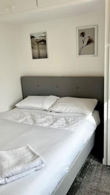 Cheerful 3 Bedroom Townhouse With Free Parking. ビラリキー エクステリア 写真