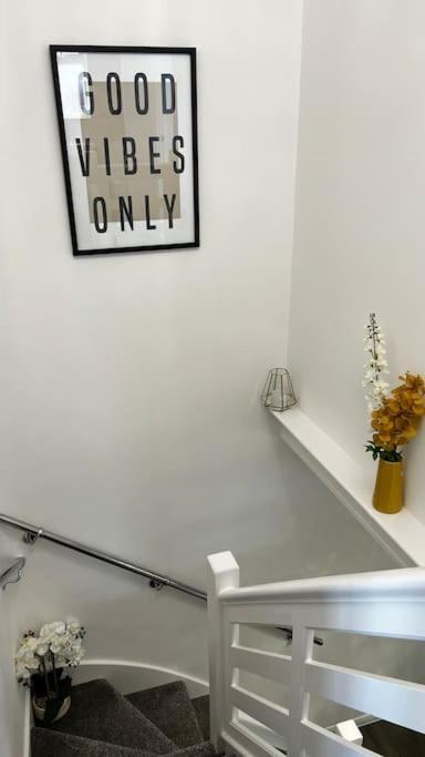 Cheerful 3 Bedroom Townhouse With Free Parking. ビラリキー エクステリア 写真