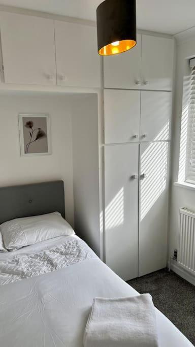 Cheerful 3 Bedroom Townhouse With Free Parking. ビラリキー エクステリア 写真