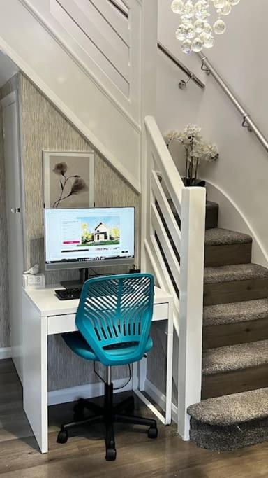 Cheerful 3 Bedroom Townhouse With Free Parking. ビラリキー エクステリア 写真