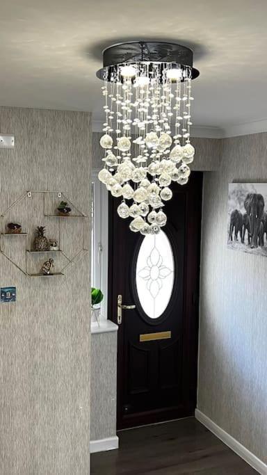 Cheerful 3 Bedroom Townhouse With Free Parking. ビラリキー エクステリア 写真